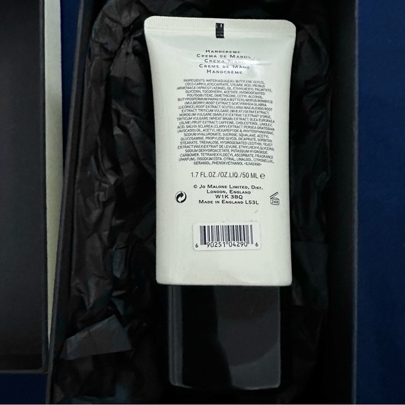 Jo Malone London Hand Cream Geranium And Walnut 1.7 fl oz/50mL In Box - Picture 5 of 10